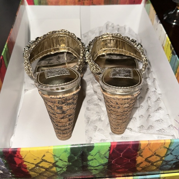 gold woven rhinestone wedges - Picture 6 of 6